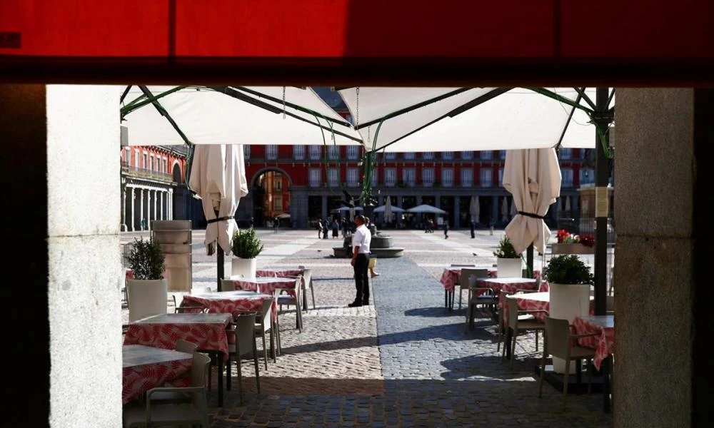 Λετονία- Lockdown: Λευκές σημαίες απελπισίας στη χώρα